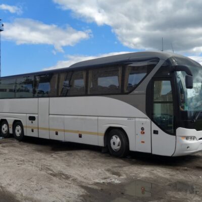 Автобус белый