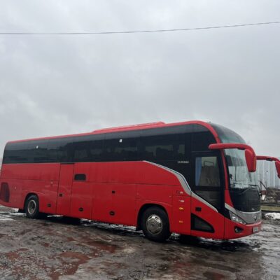 красный автобус